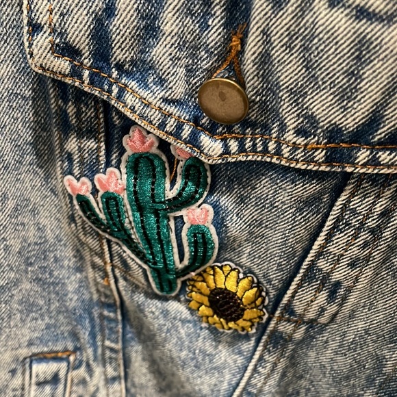 Good vibes only Jean jacket - Picture 2 of 5